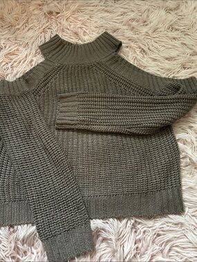 Cold-Shoulder Knit Sweater in brown
